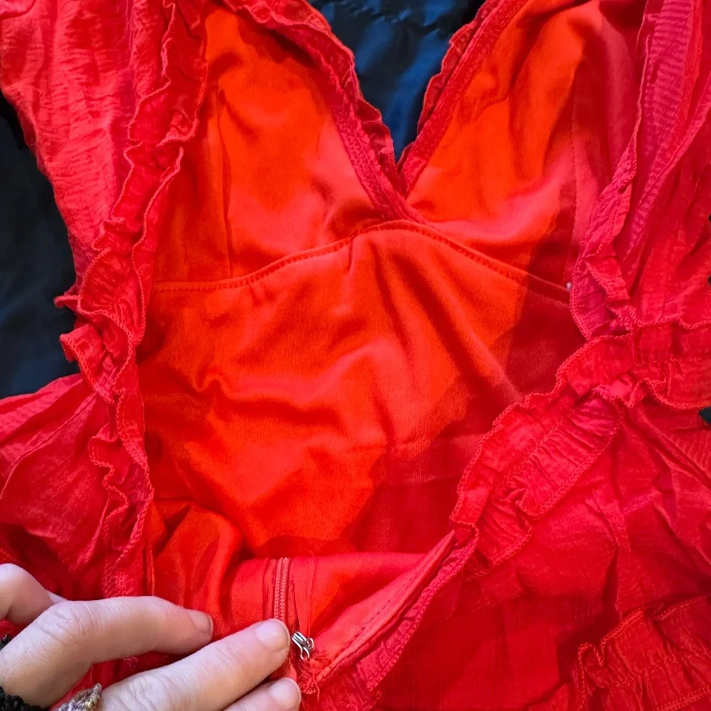 Entro Scarlet Ruffle Dress - Picture 6 of 7